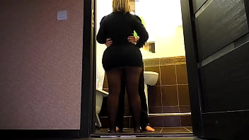 Mom lifted her skirt and showed her big ass and son fucked her in the mouth and anal